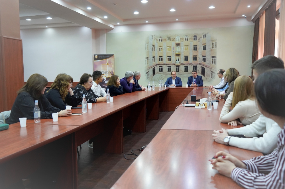 ՀՀ ՓԱՍՏԱԲԱՆՆԵՐԻ ՊԱԼԱՏՆ ԱՅՍՕՐ ՀՅՈՒՐԸՆԿԱԼԵԼ Է ՌԴ ԻՐԿՈՒՏՍԿԻ ՄԱՐԶԻ ՓԱՍՏԱԲԱՆՆԵՐԻ ՄԻՈՒԹՅԱՆ ՊԱՏՎԻՐԱԿՈՒԹՅԱՆԸ ՀՀ ՓԱՍՏԱԲԱՆՆԵՐԻ ՊԱԼԱՏՆ ԱՅՍՕՐ ՀՅՈՒՐԸՆԿԱԼԵԼ Է ՌԴ ԻՐԿՈՒՏՍԿԻ ՄԱՐԶԻ ՓԱՍՏԱԲԱՆՆԵՐԻ ՄԻՈՒԹՅԱՆ ՊԱՏՎԻՐԱԿՈՒԹՅԱՆԸ